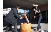 子どもの教会でおもちつきをしました。